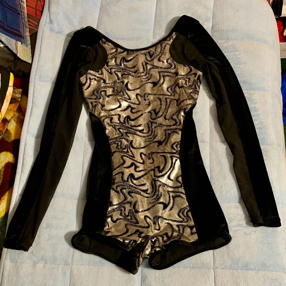 Weissman silver/black velvet dance/skate costume - Picture 2 of 5